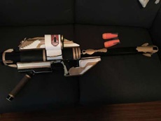 Жена подарила мужу-геймеру на Рождество ракетную установку из Destiny
