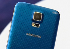 Samsung не справляется с выпуском фотомодулей для Galaxy S5