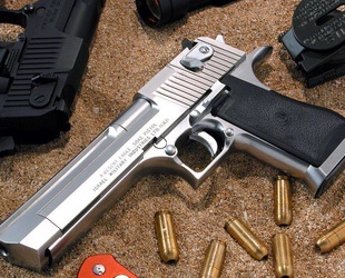 У Криму затримали чоловіка, який через Інтернет «приторговував» зброєю