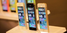 Apple начала замену разбитых дисплеев iPhone 5s по всему миру