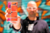 Революционный модульный смартфон под ударом