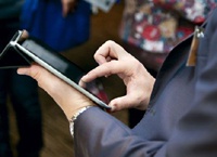 В школе в Нью-Йорке учебники и тетради заменили на iPad