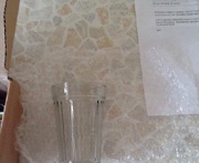 Девушке прислали граненый стакан вместо "копии iPhone"