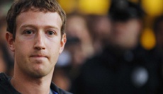 Акционеры Facebook хотят лишить Цукерберга права голоса