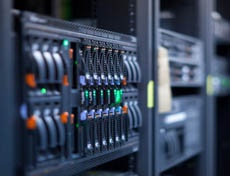 Рост рынка серверов подстегивают контрактные производители