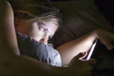 Почему нужно выключать мобильные телефоны на ночь