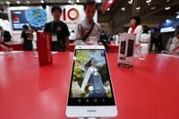 На крупнейшем рынке смартфонов сменился лидер