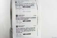 Amazon троллит Трампа: продает туалетную бумагу с его твитами