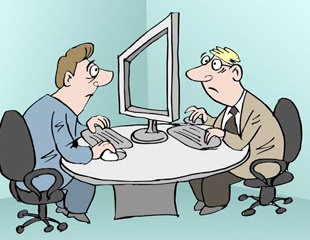 Азаров отправит правительство в интернет