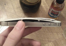 iPhone 4s взорвался во время зарядки