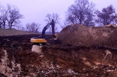 Пользователи сети заплатили 100 тысяч долларов за рытье бессмысленной ямы