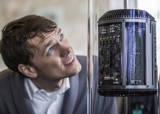 Apple решит проблему с доступом к компьютерным разъемам в труднодоступных местах