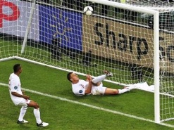 Высокотехнологичные устройства предотвратят ошибки футбольных арбитров