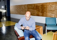 Facebook думает, где хранить старые фотографии