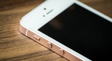 iPhone SE: «малыш» оказался с характером