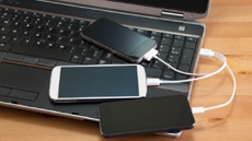 Прорыв в создании аккумуляторов позволит зарядить смартфон за 6 минут