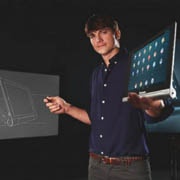 Экранный «Стив Джобс» скопировал клавиатуру Apple