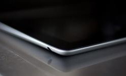Опубликованы фото задней панели планшета iPad 5