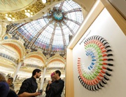 Apple закрыла бутик по продаже Apple Watch в дорогом парижском универмаге