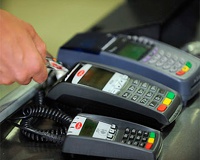 "ПриватБанк" отменил плату за sms-информирование об операциях