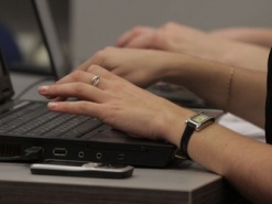 Интернет-семья: украинка три года встречается с мужем по скайпу