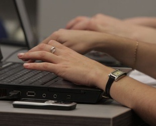 Интернет-семья: украинка три года встречается с мужем по скайпу