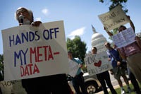 Полмиллиона человек потребовали от спецслужб США прекратить слежку