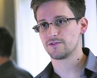 Сноуден вынудил главу спецслужбы США подать в отставку
