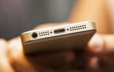 Чоловік потрапив до рук аферистів через телефон