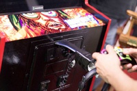 На Ebay выставлен самодельный игровой аппарат Hotline Miami 2