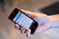 Украинцы позволяют спецслужбам следить за собой: чекинятся в кафе и даже в больнице