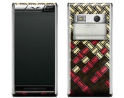 Vertu представил свой первый смартфон в деревянном корпусе