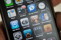 Как пользователи iOS и Android ежедневно используют свои смартфоны