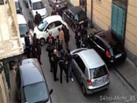 Перегородивший узкую улицу Fiat позабавил Интернет