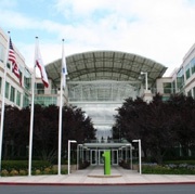 Apple обвиняется в монополизации рынка труда