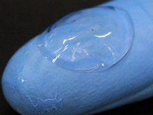 На смену Google Glass придут "умные" контактные линзы