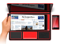 Ноутбук превратили в чехол для планшета и смартфона