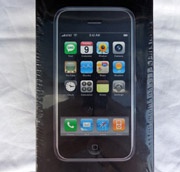 Новый iPhone первого поколения продают на eBay за $15 тысяч