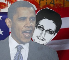 В соцсетях считают, что Россия должна спасти Сноудена от американского возмездия