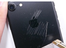 iPhone 7 проверили на прочность и устойчивость к царапинам