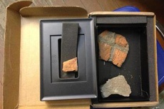 Мужчине трижды прислали по почте кирпичи вместо планшета