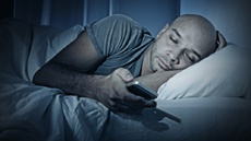 Эксперты подсчитали, сколько лет жизни крадут у людей смартфоны