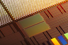 Слишком быстрый рост производства DRAM может вызвать обвал цен на чипы