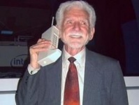 Пенсионеры предпочитают рингтон со звуком дрели