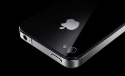 Пользователи iPhone 4 требуют от Apple $5 млн