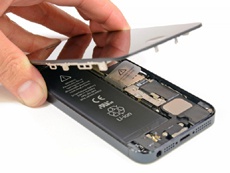Apple запустила программу бесплатной замены аккумуляторов iPhone 5