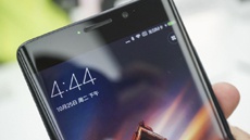 Xiaomi отрицает выпуск плоской версии Mi Note 2