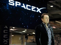 Элон Маск пообещал рассказать о проекте спутникового Интернета в ближайшие месяцы