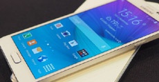 Покупатели Samsung Galaxy Note 4 жалуются на огромные зазоры между корпусом и рамкой