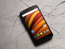 Motorola Moto X Force сбросили с высоты более 300 метров